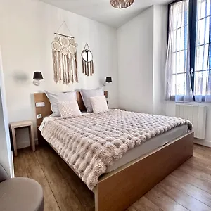 3 Pieces Vue A Proximite Des Parfumeries Apartment